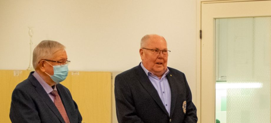 Kari ja Ilpo kävivät Siivolan Ollin eläkekahveilla.